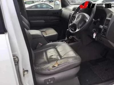 Nissan SAFARI