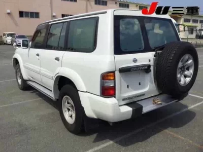 Nissan SAFARI