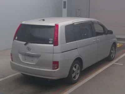 Toyota ISIS