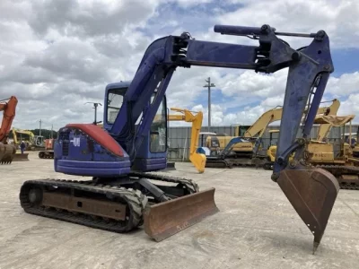KOMATSU PC75UU-2