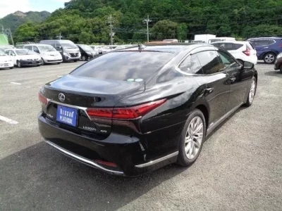 Lexus LS