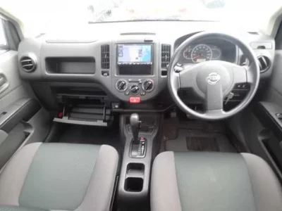 Nissan AD