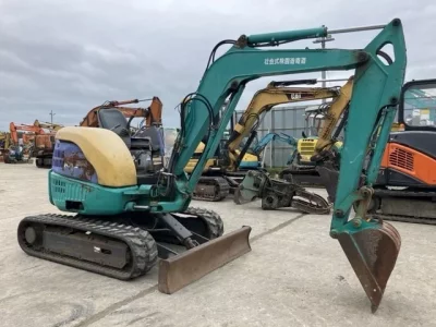 KOMATSU PC27MR-1