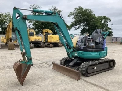 KOMATSU PC27MR-1