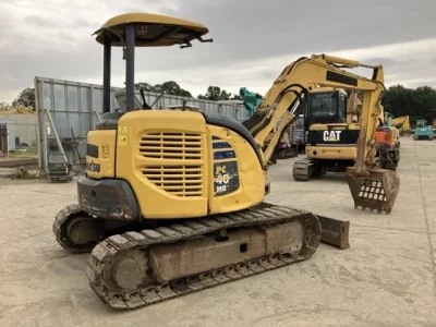 KOMATSU PC40MR-3