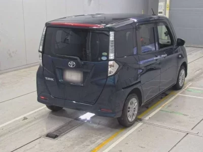Toyota TANK