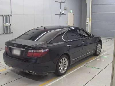 Lexus LS