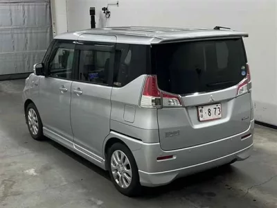 Mitsubishi DELICA D2