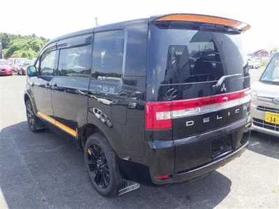Mitsubishi DELICA D5