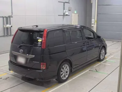 Toyota ISIS