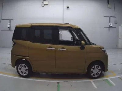 Toyota TANK