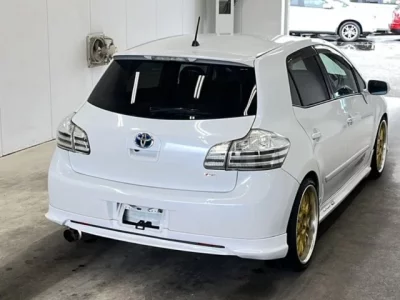 Toyota BLADE