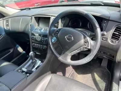 Nissan SKYLINE CROSSOVER