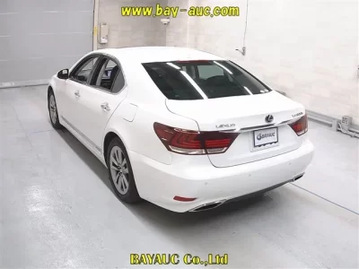 Lexus LS