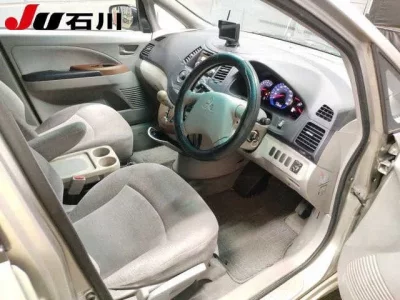 Mitsubishi GRANDIS