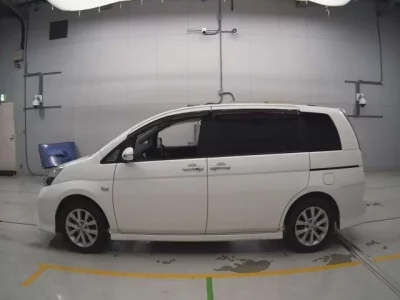 Toyota ISIS