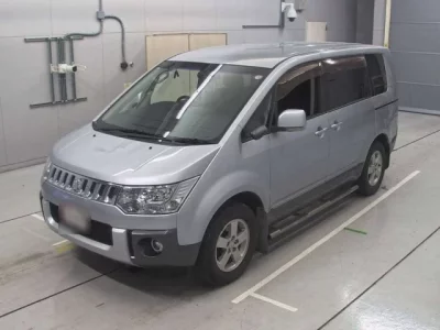 Mitsubishi DELICA D5