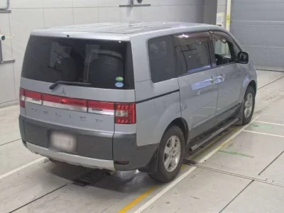 Mitsubishi DELICA D5