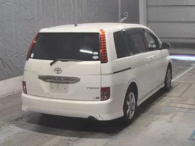 Toyota ISIS