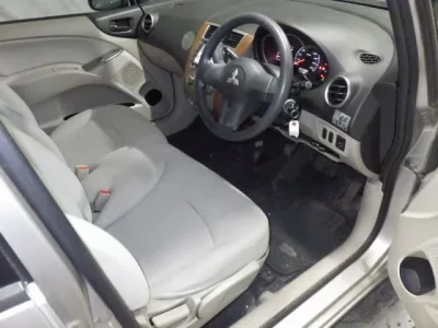 Mitsubishi COLT PLUS