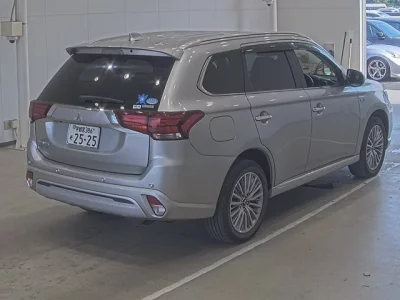 Mitsubishi OUTLANDER PHEV
