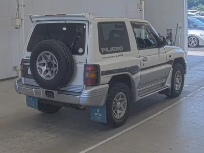 Mitsubishi PAJERO