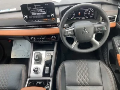 Mitsubishi OUTLANDER PHEV