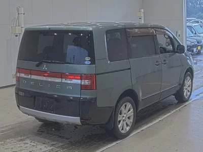 Mitsubishi DELICA D5