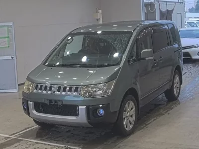 Mitsubishi DELICA D5