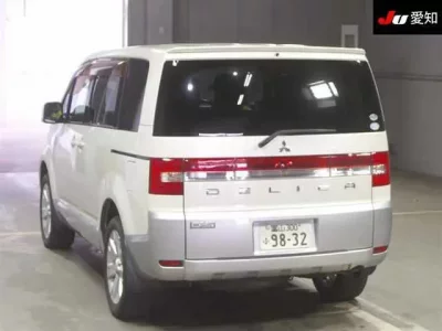 Mitsubishi DELICA D5