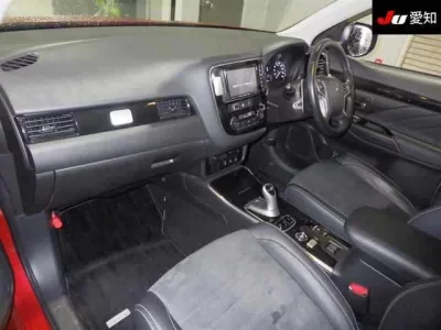 Mitsubishi OUTLANDER PHEV