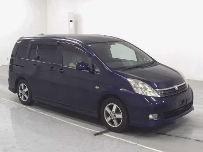 Toyota ISIS