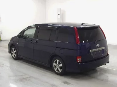 Toyota ISIS