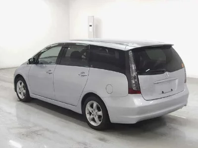 Mitsubishi GRANDIS
