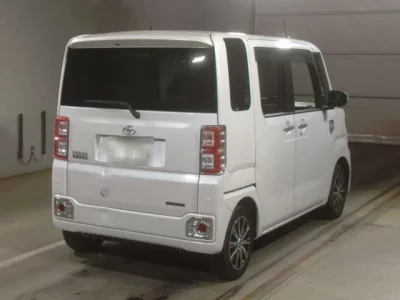 Toyota PIXIS MEGA