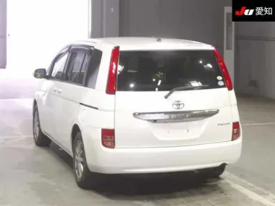 Toyota ISIS