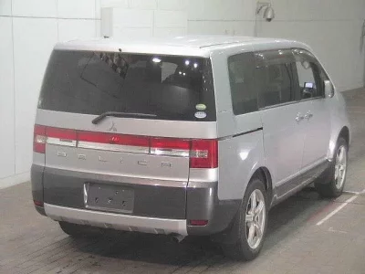 Mitsubishi DELICA D5