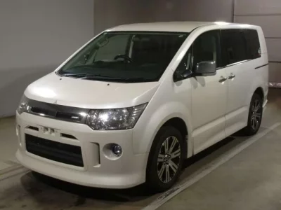 Mitsubishi DELICA D5