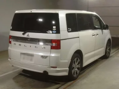 Mitsubishi DELICA D5