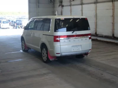 Mitsubishi DELICA D5