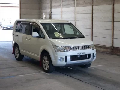 Mitsubishi DELICA D5