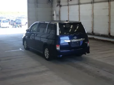 Toyota ISIS