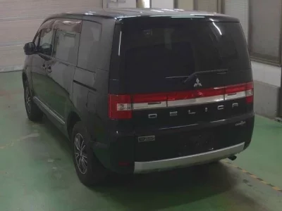 Mitsubishi DELICA D5