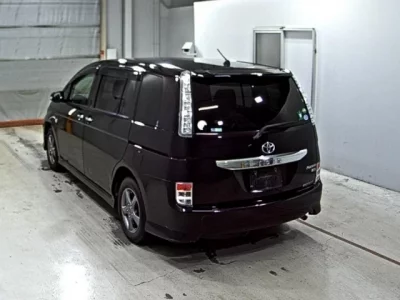 Toyota ISIS