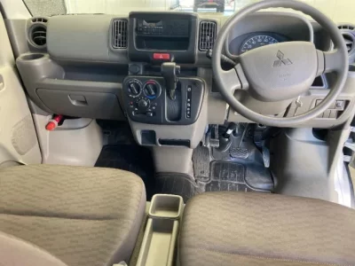 Mitsubishi MINICAB VAN