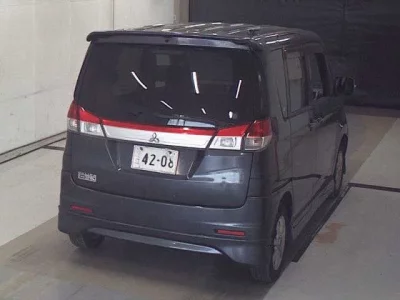 Mitsubishi DELICA D2