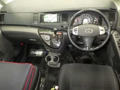 Toyota ISIS