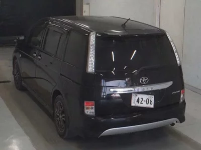 Toyota ISIS