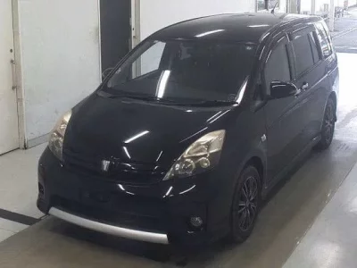 Toyota ISIS