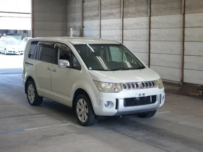 Mitsubishi DELICA D5